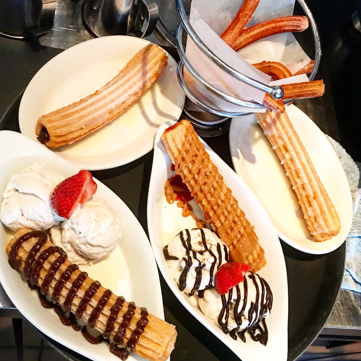Churros Calientes tweet media
