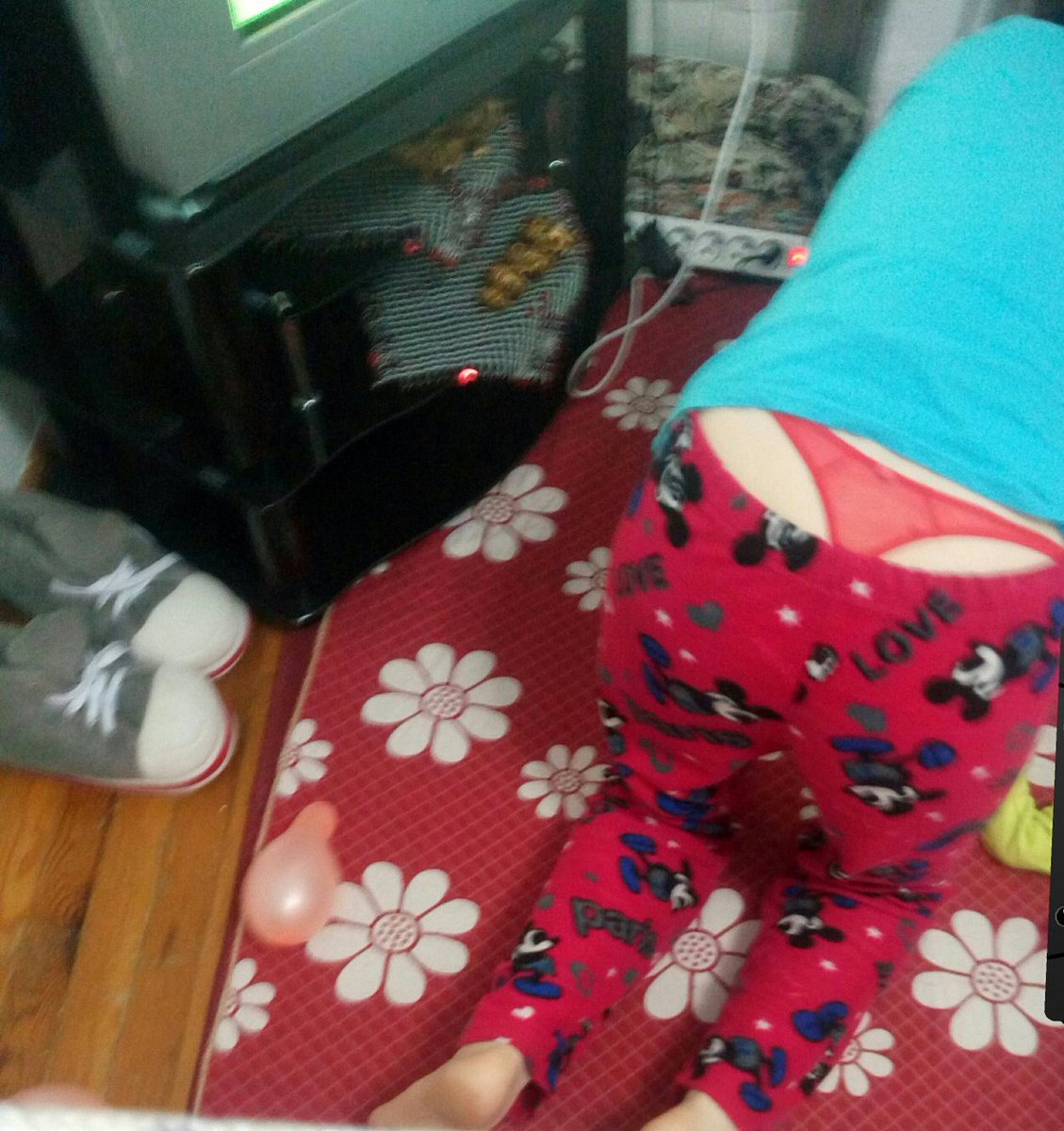 Sensell2's tweet photo. Kimlerin annesi kardeşi tanga giyiyor DM ❤️
Ensest #ensest #incest #swinger #cuckold #pasif #travesti #tanga #türban #türbanlı #çamaşır https://t.co/xvSoeN6rn5