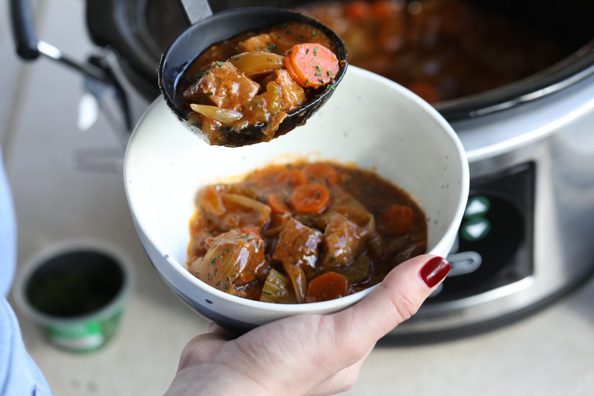 GourmetGardenUS's tweet image. #Dinnerhack: Sprinkle in Lightly Dried Chives for a fresh finish to your next dish. #SlowCooker Recipe: bit.ly/2hb8gN7