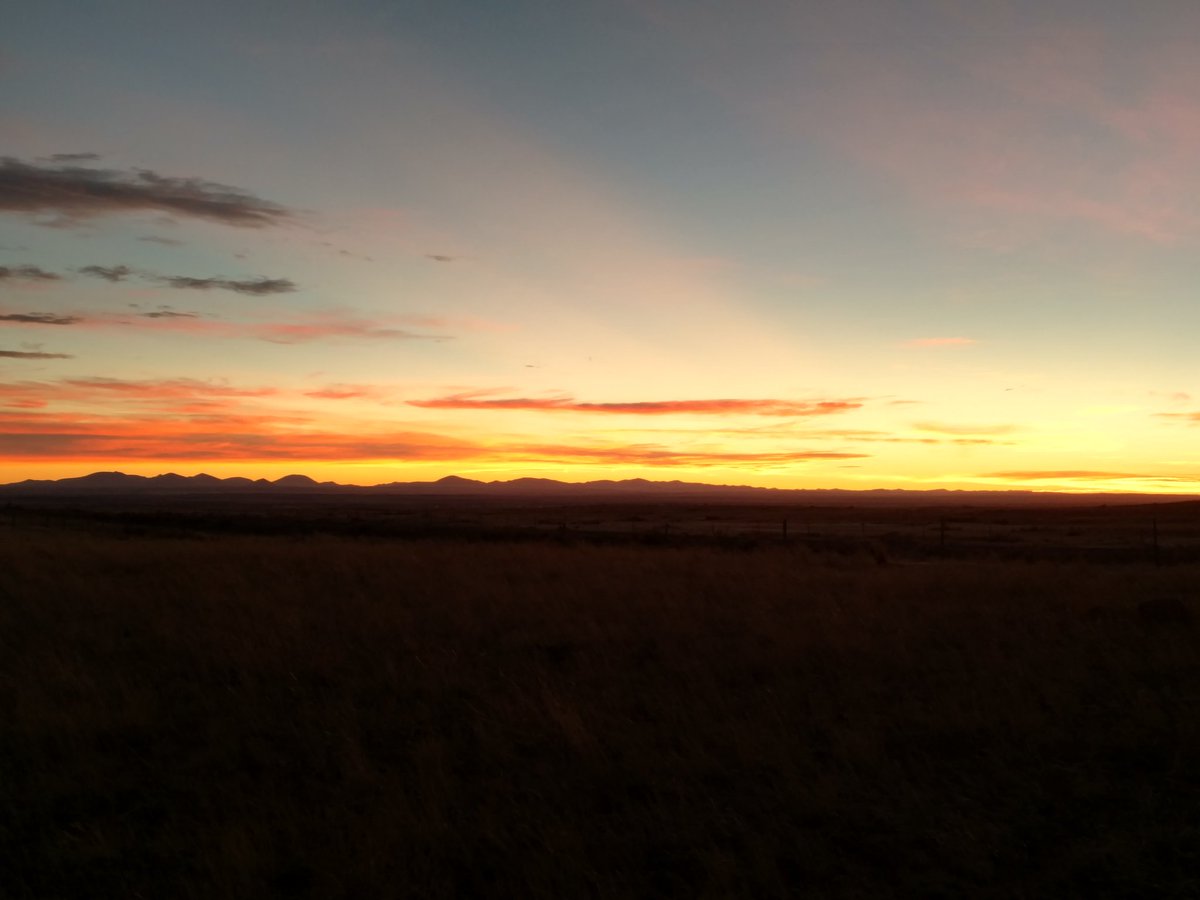 ARButler89's tweet photo. Beautiful sunset tonight to the fox trappers delight! #foxcamp #CUPrairieLab https://t.co/ISmhXGVXGf