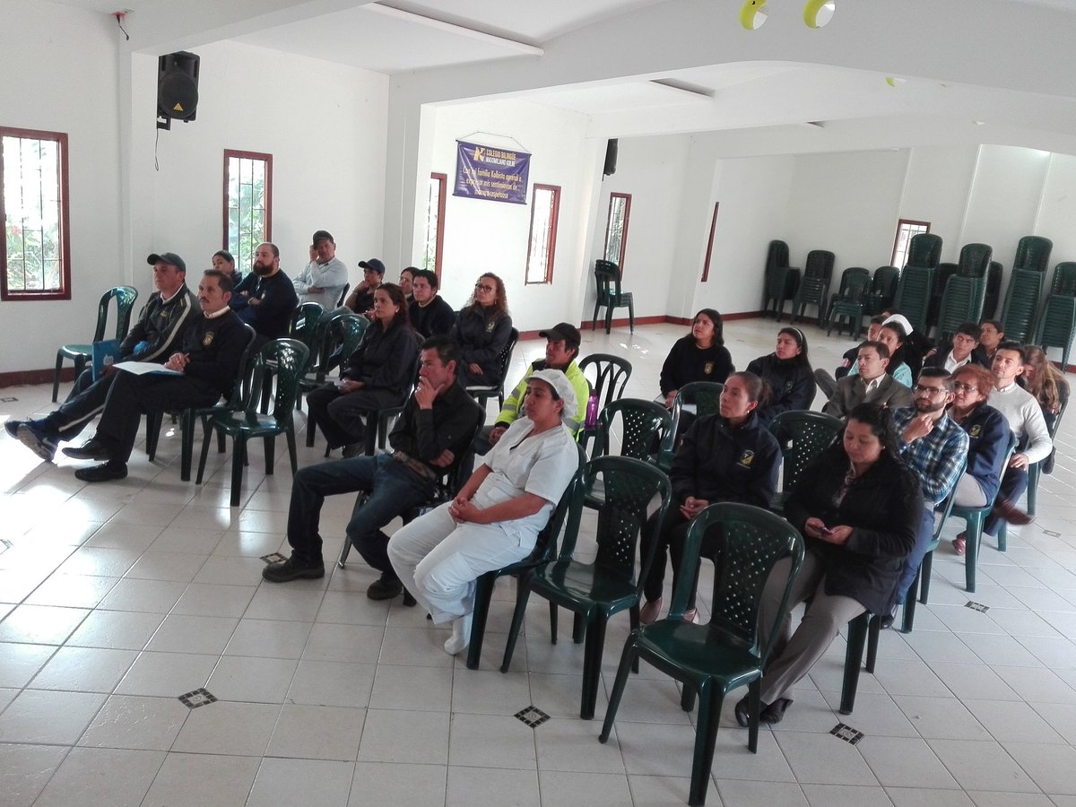 MKolbe25's tweet photo. Kolbista en inducción previa al #SimulacroNacional #cbmkolbe https://t.co/HzyRa0onL7