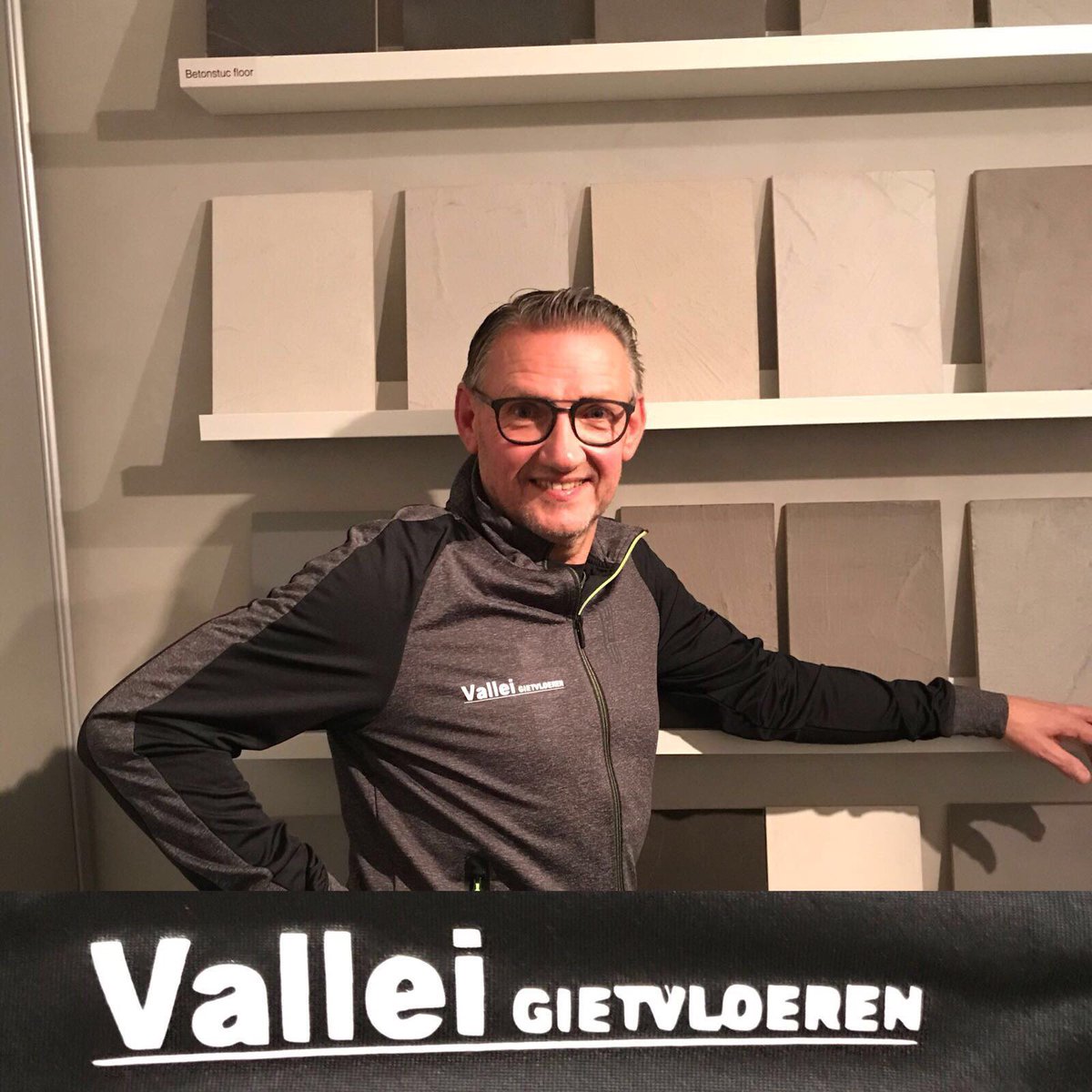 @ValleiGietvloeren heeft ook een sportieve outfit van de Tennis Store NL laten bedrukken. #tennis #bedruktekleding 
tennisstorenl.nl