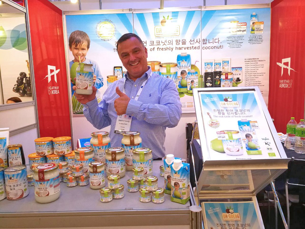 drgoerg's tweet photo. Dr. Goerg Premium Bio-Kokosnussprodukte reisen um die ganze Welt! 🌏✈Wir wünschen Firmenchef Manfred Görg viel Spaß &amp; Erfolg in Seoul! 🇰🇷😊 https://t.co/ZcNryA31Bu