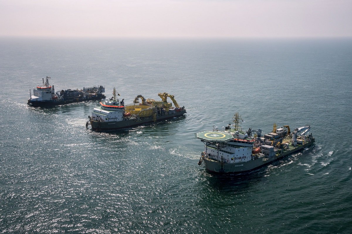 .@VBMSbv Secures #Moray #Offshore Windfarm East Inter-Array Cable Contract
goo.gl/TuWudQ #OffshoreWind <a href="/beleefboskalis/">Beleef Boskalis</a> <a href="/ENGIEgroup/">ENGIE</a>