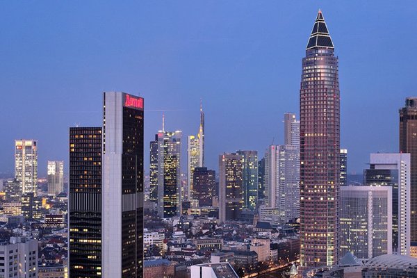 Lufthansa announce new daily flights direct from Glasgow Airport to Frankfurt

airglasgow.com/news0307.html