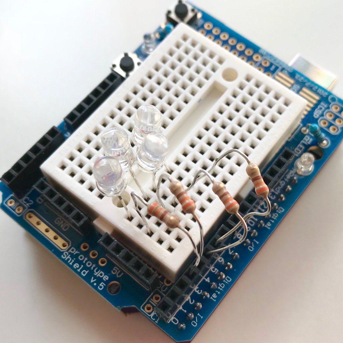 FergeeksonGirl's tweet photo. Ss @CalgaryAcademy ready to engineer an #array of awesomeness w/#PodPi & #arduino boards #LEDs & #circuits 👍🏼 #edtech #STEM #pbl #inquiryed https://t.co/st6e8ccQWe