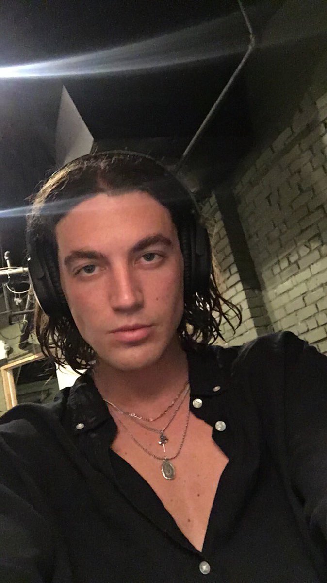 pauljasonklein's tweet photo. denver line your asses up i'd like to meet everyone tonight after the show x https://t.co/MrzznUFumX