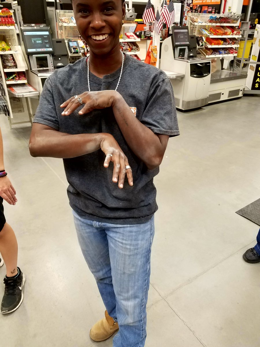 JOakleyTHD's tweet photo. Well earned dirt from a successful #rackdive !! #Big3 #IventoryPrep https://t.co/uxqvR303Rn