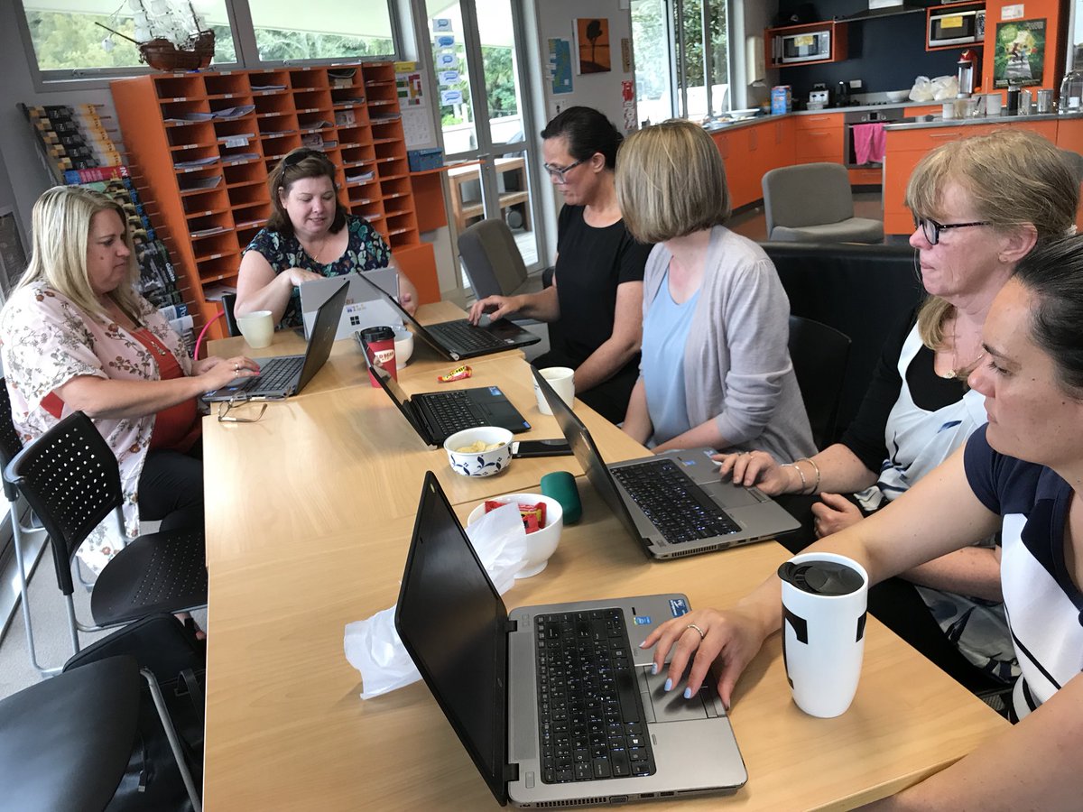 BeereGavin's tweet photo. Hosting our Microsoft Minimeet with our MS cluster schools. Teachers sharing innovative practice with each other because they want to. https://t.co/V6PX8GEi8E