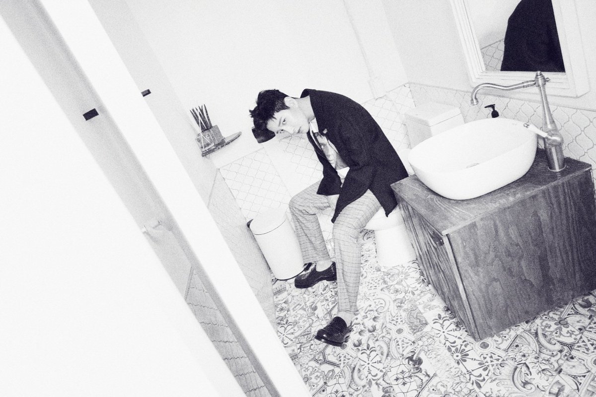 Veryhensemguy's tweet photo. Those who did it in the bathroom https://t.co/kHekTJynch