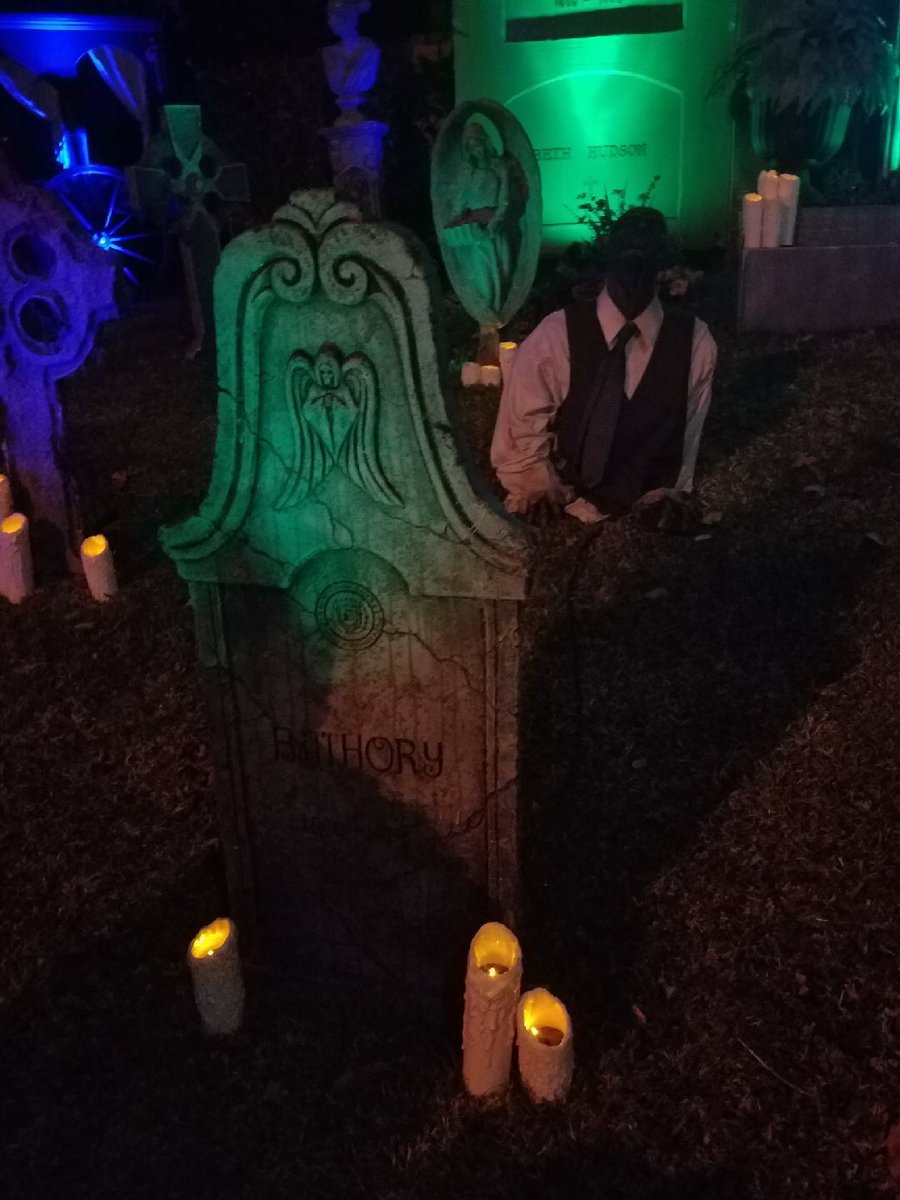 ParksAndCons's tweet photo. #Hellsir has some great lighting &amp; sound. Video on the channel tonight. https://t.co/VvuuzdhiFA
