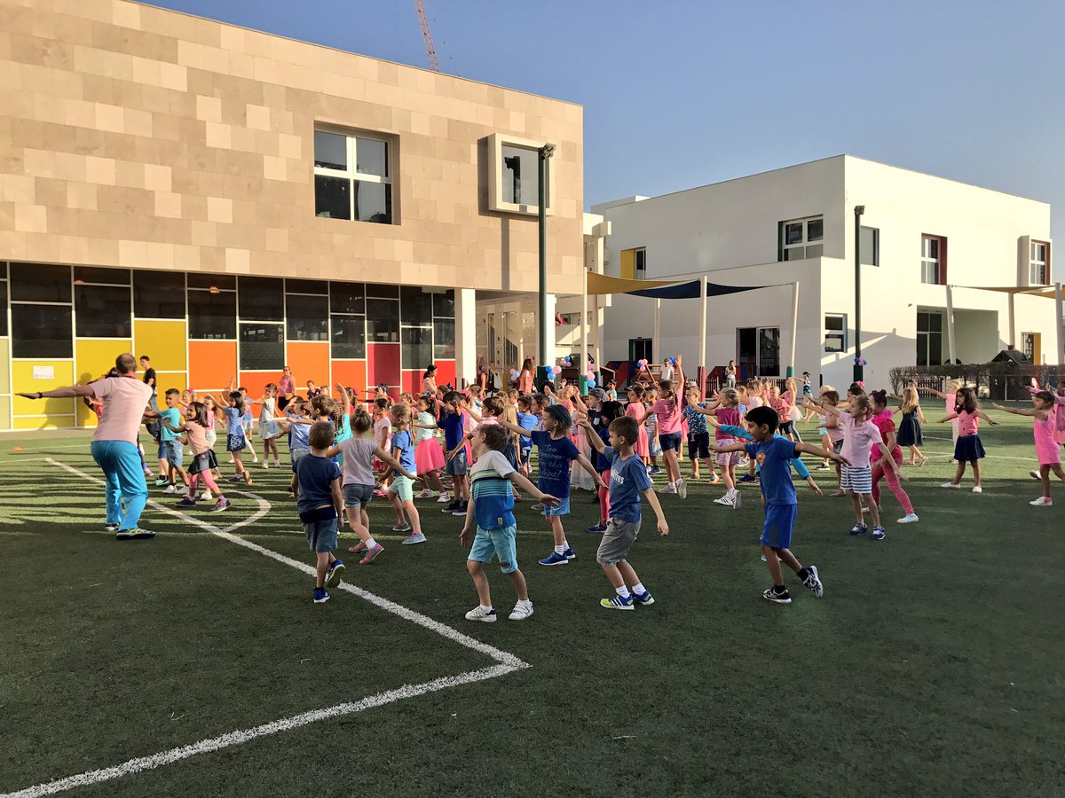 VHPS_Year2's tweet photo. Y2 wake and shake led by Mr. Dowlman for Blink Day ππππ
#goVHPS #VHPSmagic https://t.co/xOkCzrKCBm