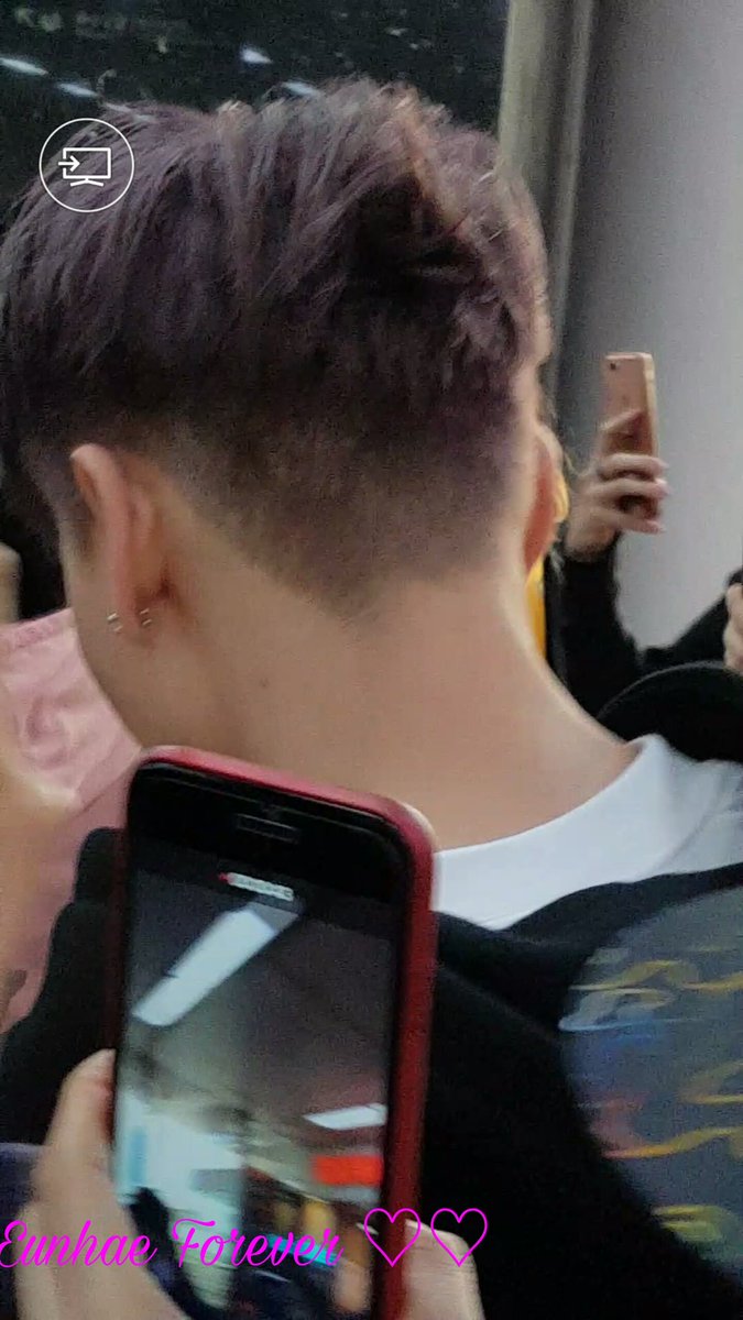 tagdogs's tweet image. Twin 😭😭😭😭😭😭😭😭 
Right after baby i found myself behind my birthday twin 🙊

171026 Gimpo 
#infrontofme #mybirthdaytwin