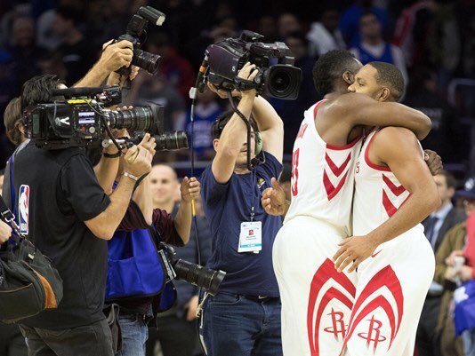 tallboiikyleee's tweet photo. This is rare in Houston! Rockets win on a buzzer and Astros win in extra innings on the SAME NIGHT! RT for good luck lmaooo https://t.co/MxOppnM7XF
