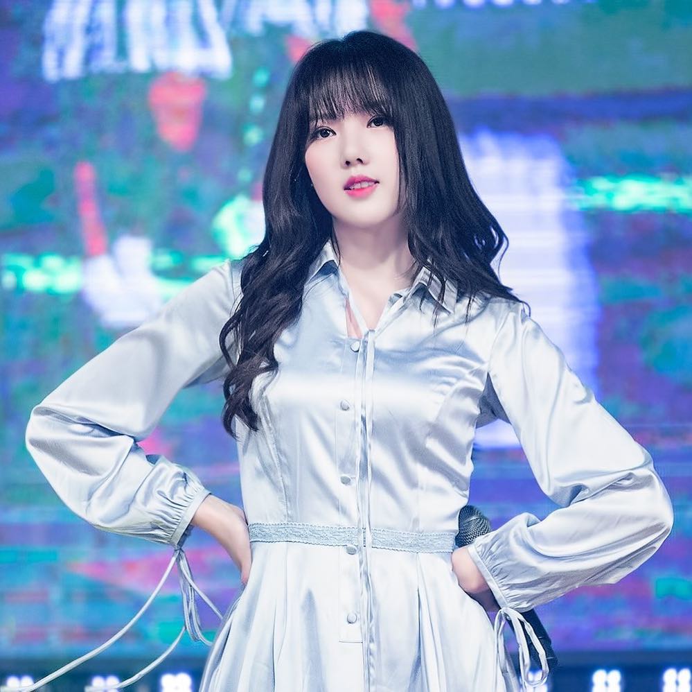 Heh eonnie~ Let's meet up ? I miss your oleh oleh
