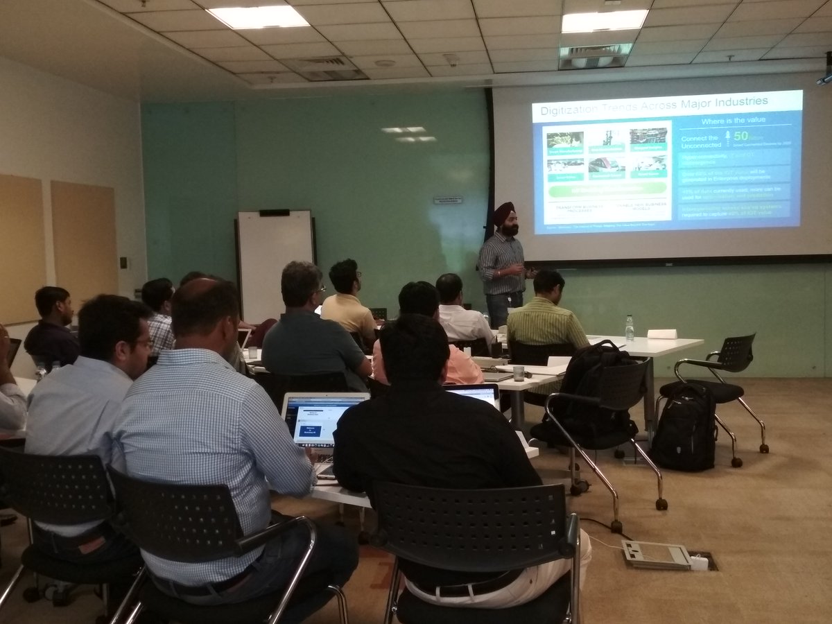 SruthisTweets's tweet photo. #Cisco Product Manager Manmeet Singh shares insights on IoT with startups at #CiscoLaunchPad bootcamp https://t.co/UYOujW3yQ1
