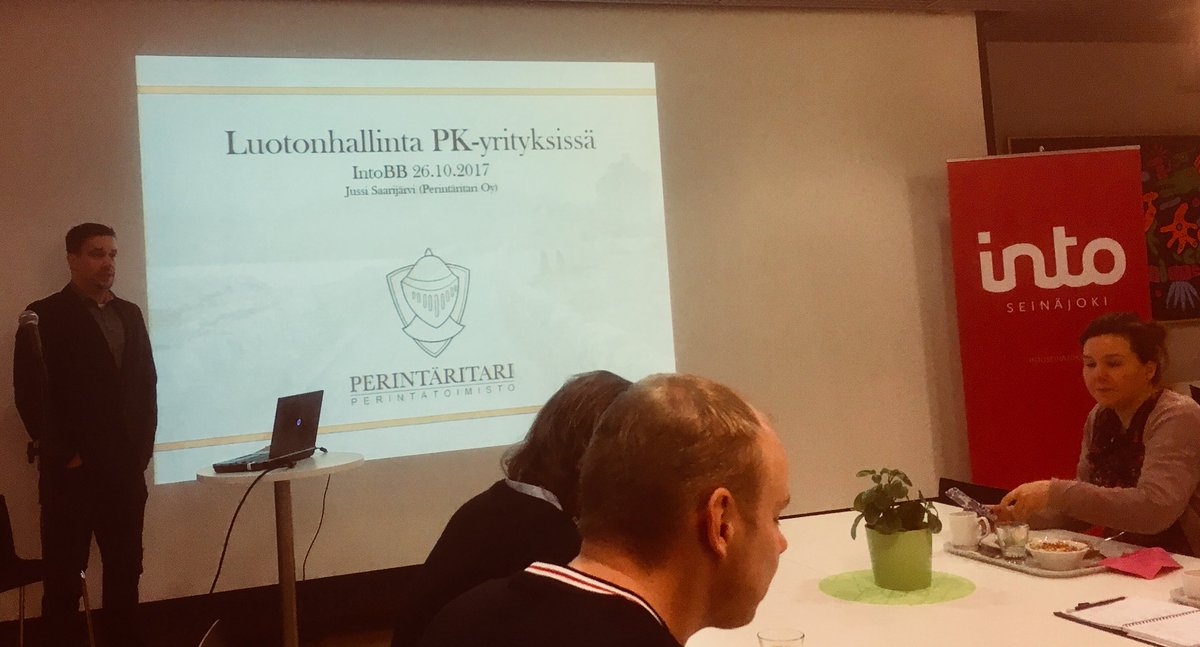 Perintaritari's tweet photo. Aamu starttaa @IntoSeinajoki ’n #intobb ’lla. @JusaSaarij opastamassa innokkait kuulijoita aiheesta #luotonhallinta 👍 #pkyritys #yrittäjyys https://t.co/95wa9ASCx3