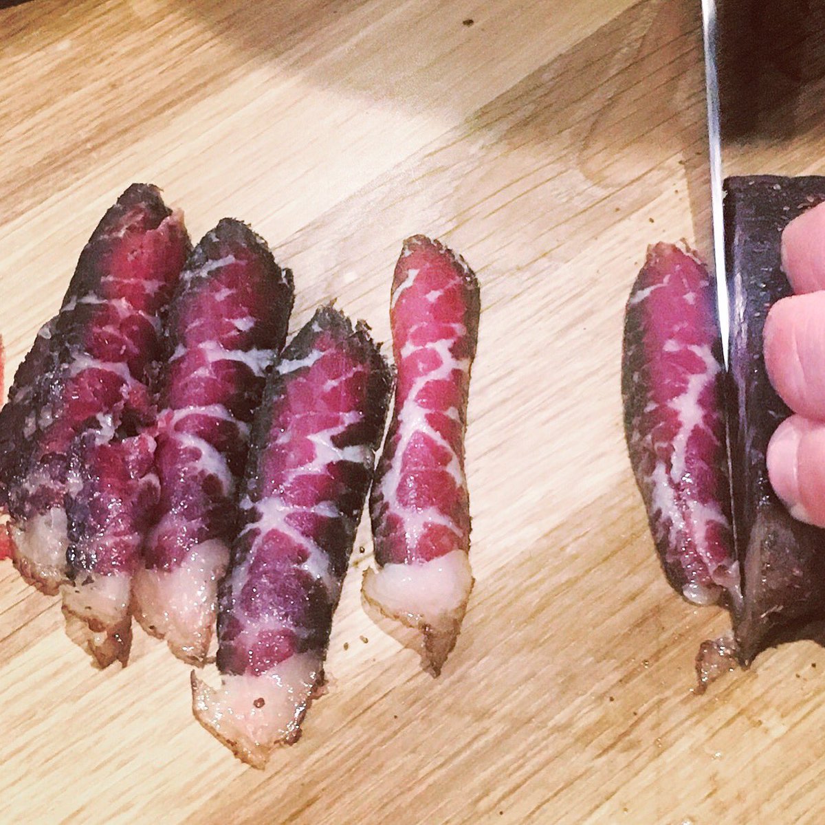 If you want decent #Biltong, don’t buy that nonsense in packs. Quality Biltong is easy to slice and full of flavour #Wagyu #wagyubiltong