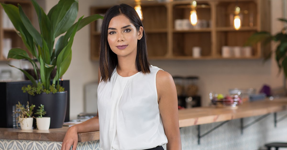 Our Professional Portraits series is taught by @HannahCouzens. See what you can learn here profoto.com/uk/academy-pro…