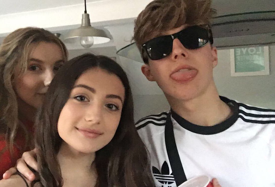 lilymaybryson's tweet photo. Happy birthday @jackwoodbridge_ i hope you have a good day, love ya🎉💜x https://t.co/cCOrCRf3Bg