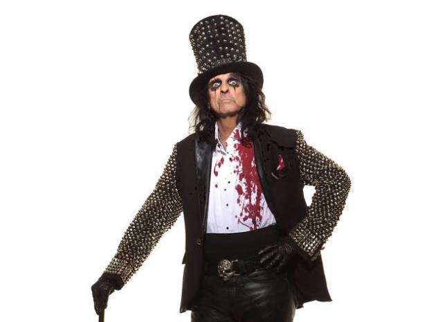 Here's your chance to spend 'A Paranormal Evening with @RealAliceCooper' and WZLX! wzlx.cbslocal.com/win-alice-coop…