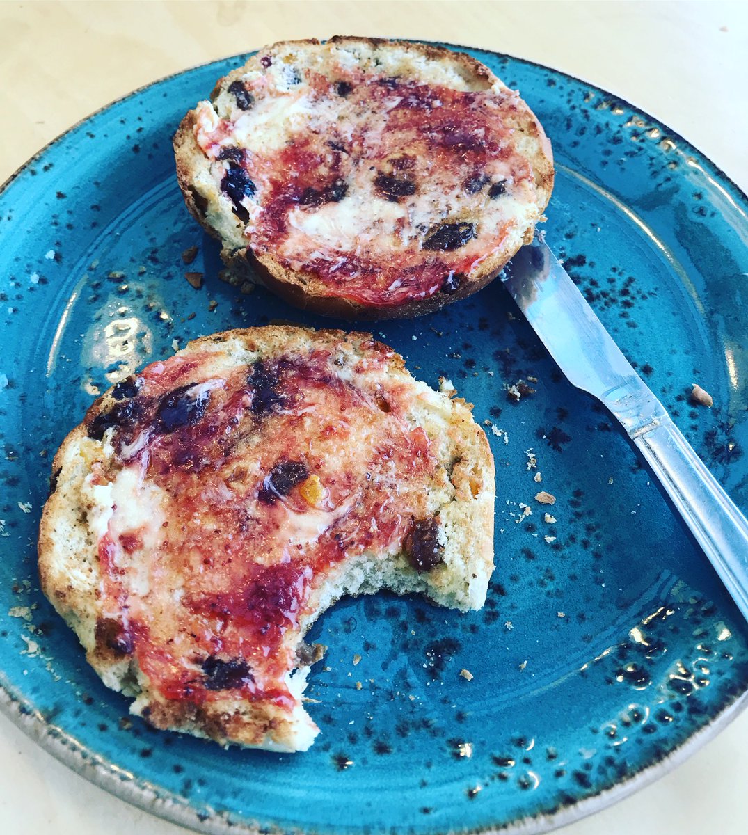 CafeThink_'s tweet image. Sometimes it’s just the #simple things that give the most #pleasure. #yum #flatwhite #coffee with #fruitbun butter &amp;amp; #jam #ohyes #cafelife