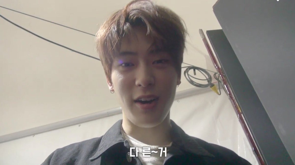 fplant33's tweet photo. แจฮยอนกวนมาก แต่หล่อ ฮรึก 
เตนล์ 'พูดอะไรก็ได้หน่อยดิ'
แจฮยอน 'อะไรก็ได้'
เตนล์ 'ไม่เอา คำอื่นดิ'
แจฮยอน 'คำ~อื่น'

555555555555555555555555 https://t.co/VpEe4ga3Ek