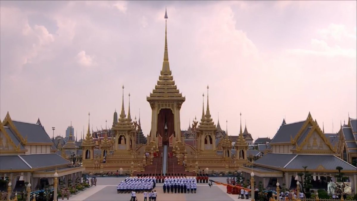 UnderbedDara's tweet photo. ธ สถิตในใจไทยตราบ���ิรันดร์

#KingRama9  #ในหลวงรัชการที่๙ #kingbhumibol #น้อมส่งเสด็จสู่สวรรคาลัย https://t.co/KvJFrqKLYf