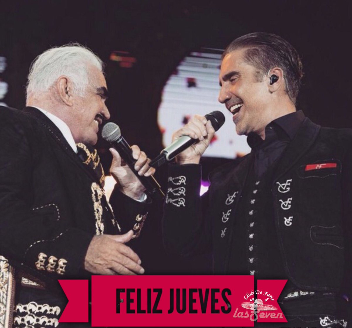 lasseven's tweet photo. #tbt Nos encanta esta foto! Don @_vicentefdez & @alexoficial #unaztecaenelazteca !! Feliz jueves #potrillasmundiales 🙋🏻😘💕🌹🐎 #lassevenaf https://t.co/ZirZqYdmCL