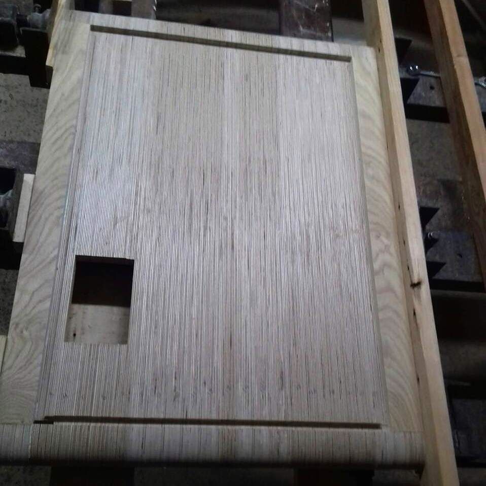 Sedoviko's tweet photo. A #workshop photo: #Sedoviko #MLS1 #mirror with LED backlight in the making. 24 layers of plywood + oak veneer. Фо… https://t.co/uYa2binK6M https://t.co/2XRruL1jKR