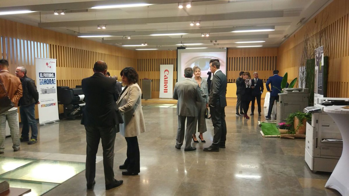 CanonLeon's tweet photo. Segundo día de #CanonEvolutionRoadShow Acércate a vernos #leonesp #FundaciónSierraPambley https://t.co/jK1PSfufMZ