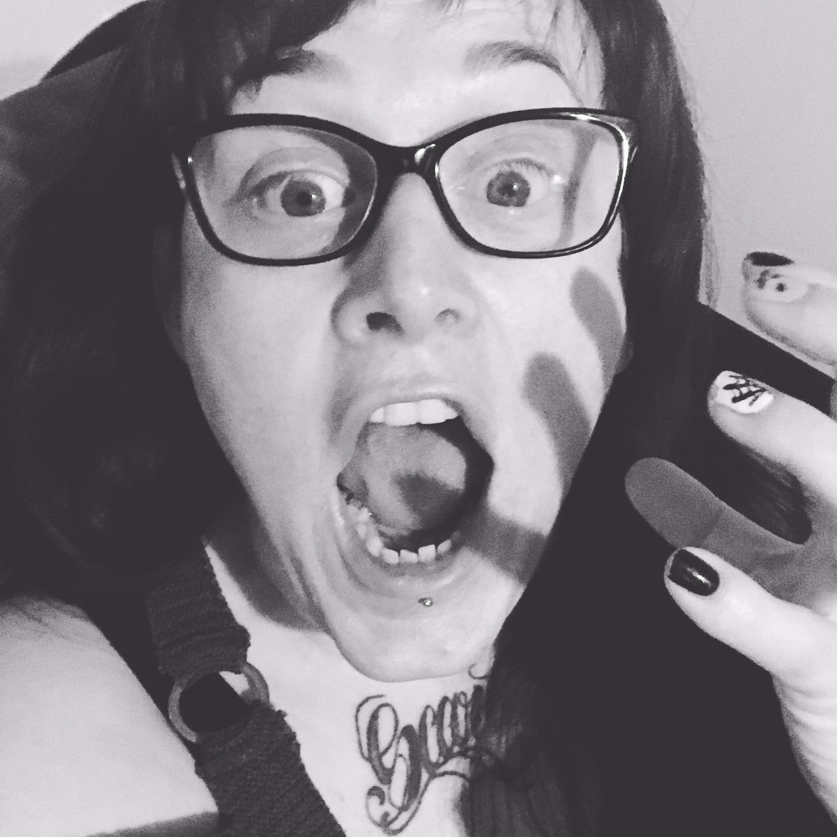 sazzyrocks's tweet photo. That face you make when your running late so the kids have to go 10 times slower #madmornings #themakeupmummy #kidsonthegoslow #mumslife https://t.co/3j1QITDv1k
