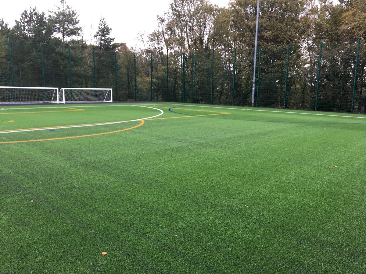 TeamTigerTurf's tweet photo. TigerTurf Premier Pro 40 installed by @SmithSportsCivi in Sheffield @HSBC_Sport #latesttechnologhy in 3G surfacing - MW https://t.co/1NNpq1WaxQ