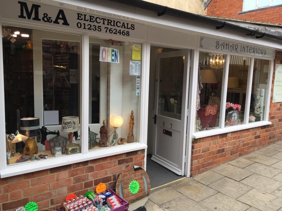 WantageTCM's tweet photo. Remember when Arbery Arcade #Wantage had 4 businesses? Soon it’ll be 14 incl @ArberyEmporium &amp; @meryn_uk. Do visit! #shoplocal #lovewantage https://t.co/fSEZcQXZYs