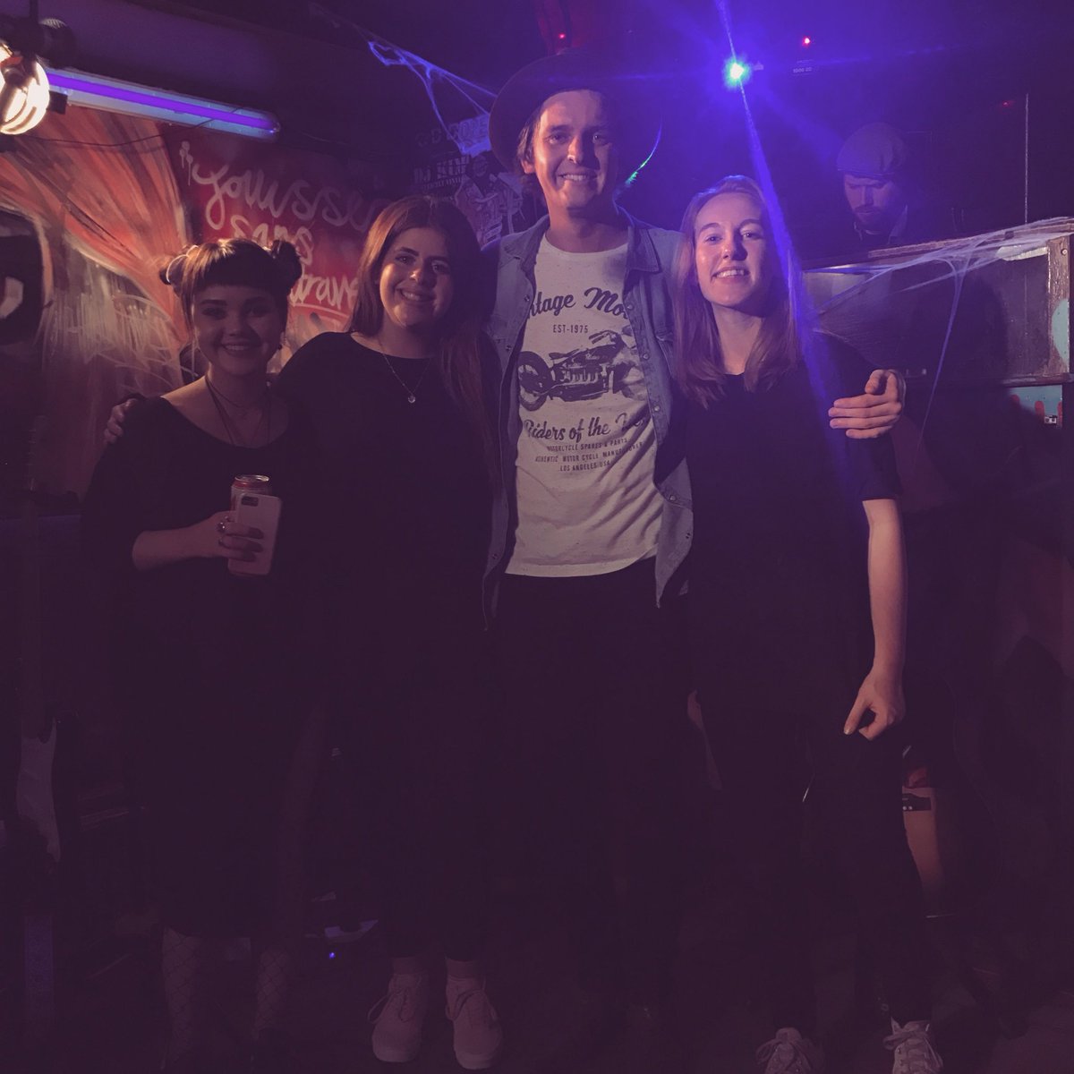 emiliemerry_'s tweet photo. Such a great night playing at @thenestbath alongside @Newton_Country, @imkerensa and “the Harry miller band” ! More gig announcements soon ! https://t.co/mTOIImZM3X