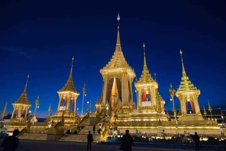 คนบนฟ้ารอพ่ออยู่พ่อจะอยูในหัวใจลูกตราบสิ้นลมหายใจ #KingRama9 #น้อมส่งเสด็จสู่สวรรคาลัย  #KingBhumibol