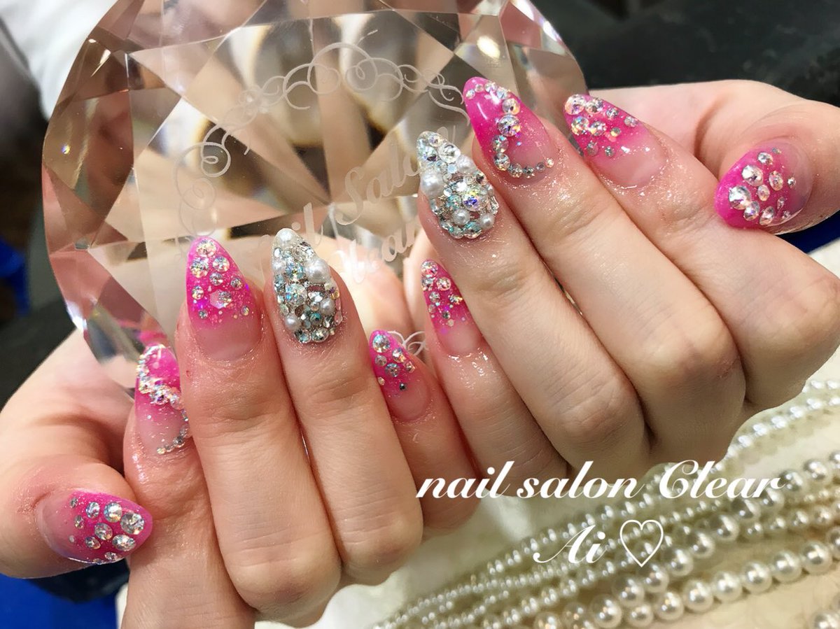 Nailsalon Clear En Twitter ピンクグラデにストーンいっぱいで女子力アップ Nail Nailart Naildesign Gelnail Nailsalon ネイル ジェルアート トレンドネイル スカルプ ピンクネイル ストーンネイル 派手ネイル Nailsalonclear T Co Iw7o0odnvj