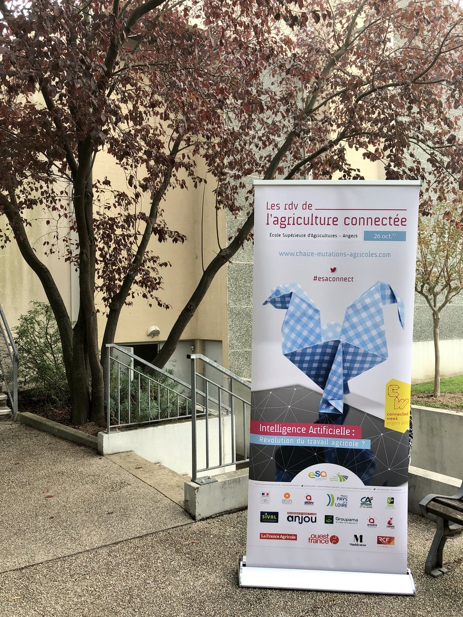 Angers's tweet photo. #EsaConnect les rendez-vous de l’#Agriculture connectée en ce moment @Groupe_ESA #ConnectedWeek #Angers https://t.co/gTA3lL60AF
