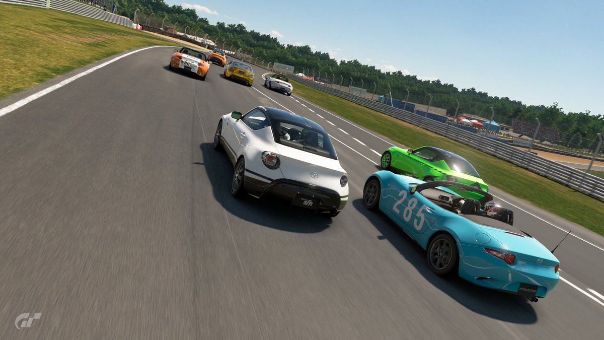Grandprixm3 Gt Sport走行会 1 昨日はご参加ありがとうございました N100 Ch とgr 3 Rh を交互に2レースずつ リバリーで車に個性が出せるっていいですね 投票3回中2レースが鈴鹿というのも やはり人気コースなんですね また次回もよろしくお願いし