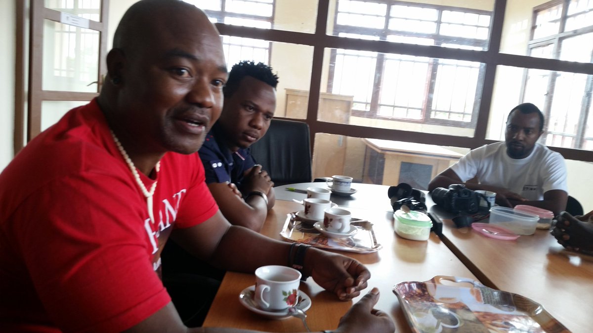Horamama_Dg's tweet photo. Visit of Cedric Bangi singer preparing a video clip for a song on coffee of Burundi https://t.co/qWlctOzpTL