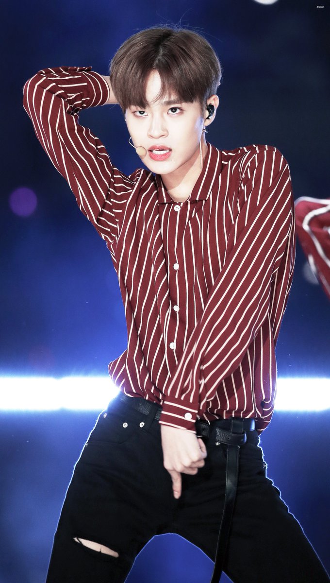 Dh09211's tweet photo. 171022 원아페 #이대휘 #대휘 https://t.co/iJeOXr1h65