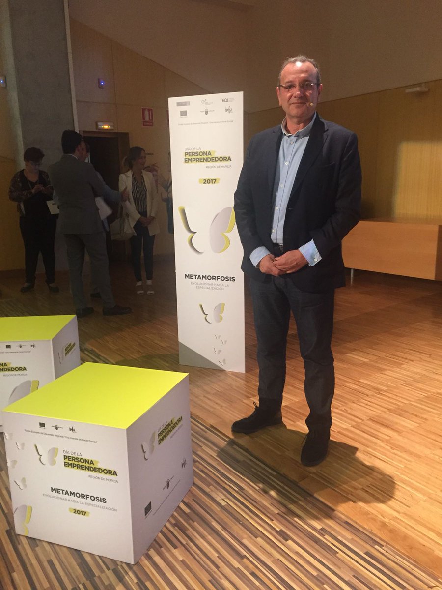 infoRMurcia's tweet photo. #DiapeJunior con @josepomaresbarr y su ponencia "Lo importante no es si pierdes o ganas; lo importante es que no pierdas las ganas" 🏆😊 https://t.co/TjRJLLoTRa