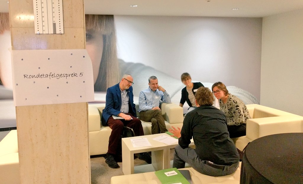 KeKivzw's tweet photo. De eerste ronde tafels: ervaringen delen & samen op zoek naar inspirerende praktijken voor in de klas.
#Deesgeloofdeni #RoSt2017 https://t.co/BEMDxJEoqr
