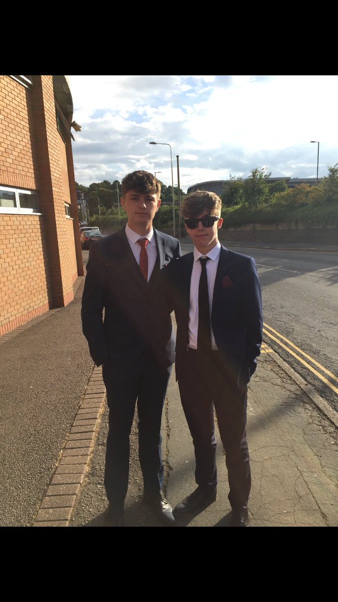 Jim_greenacre's tweet photo. Happy birthday mate, have a good one @jackwoodbridge_ https://t.co/c5tbtl8YvT
