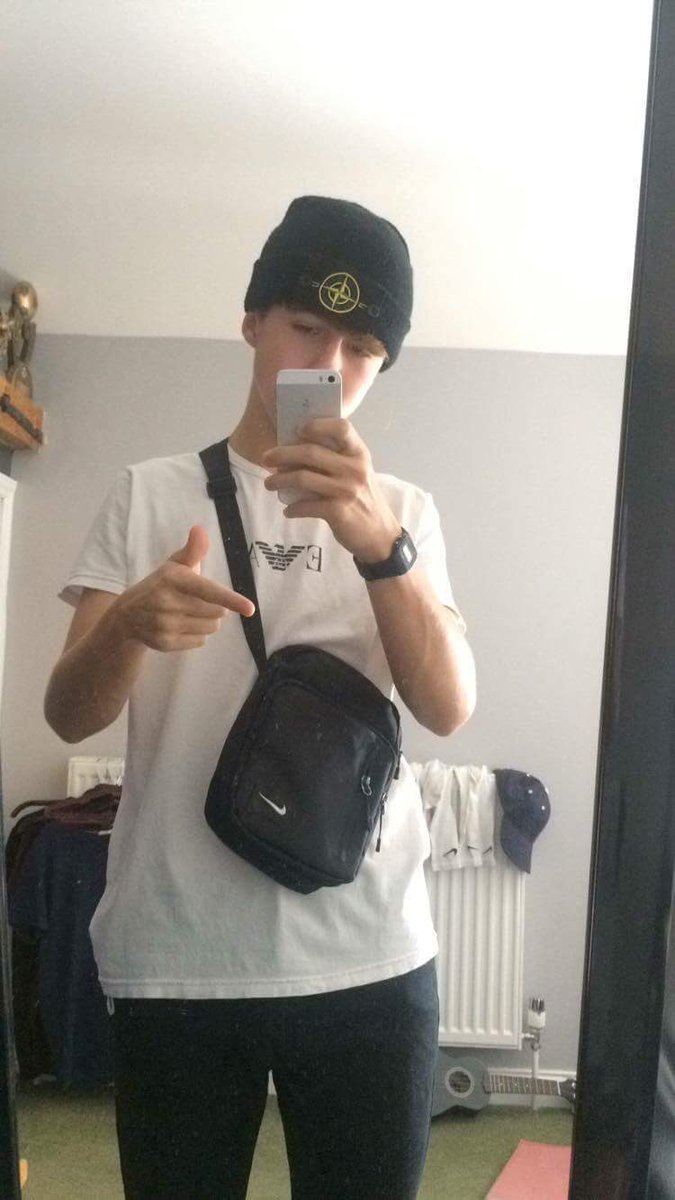 Jim_greenacre's tweet photo. Happy birthday mate, have a good one @jackwoodbridge_ https://t.co/c5tbtl8YvT