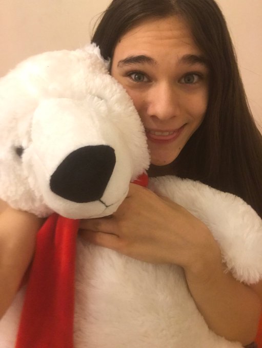 See her live now >>> https://t.co/kHIp80sLGy  @chaturbateshare @XJesseXPratherX @klintellemoore  @retweet_centre