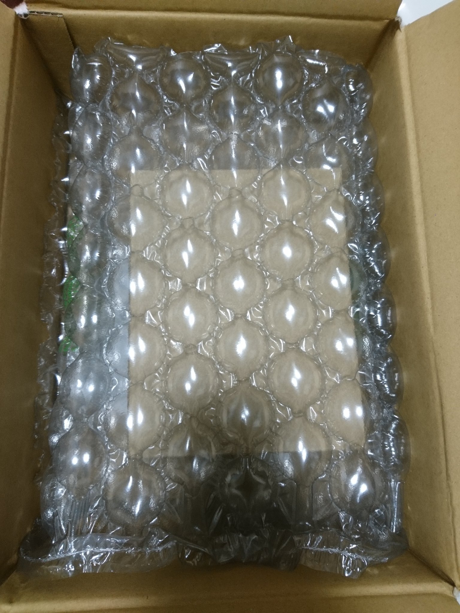 Makoto 初めてjoshin Webでバルクhddを購入 Joshin Webって何を買ってもいつもパーフェクトな梱包をしてくれるんだけど 今回は ちょっと隙間があるのが減点かなあ まあ 箱を持っても中で動いてる感じはなかったので大丈夫か T Co