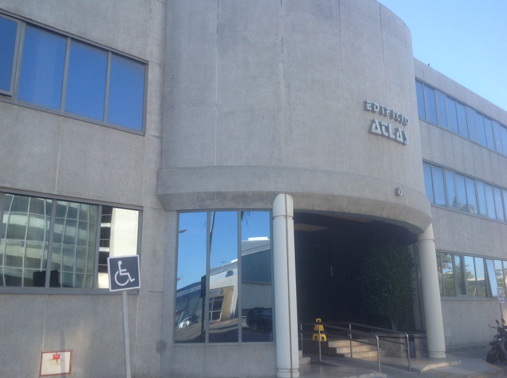 RADIOTAXISANLU2's tweet photo. Trabajamos #compañias de seguros,etc..servicio de la #MutuaMaz a #Cadiz con espera.Si no eres abonado hazlo956360004 https://t.co/Yvd2j7Dond