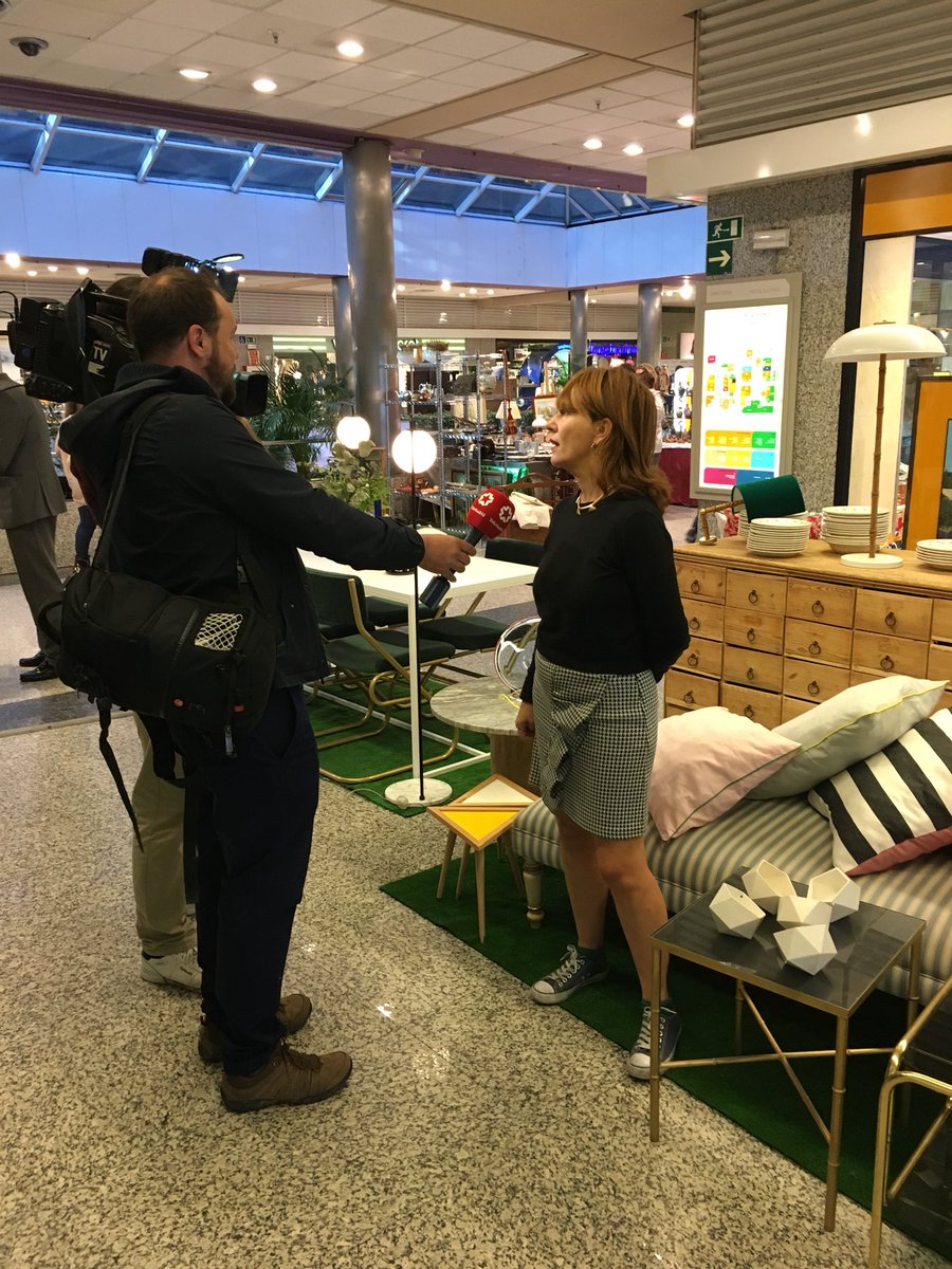 Moda_Shopping's tweet photo. A las 11 estará la feria @AntiqueNewDeco en directo en @telemadrid ¡No te lo pierdas! #DecoAND #ModaShoppingDeco https://t.co/9zpAiaErnU