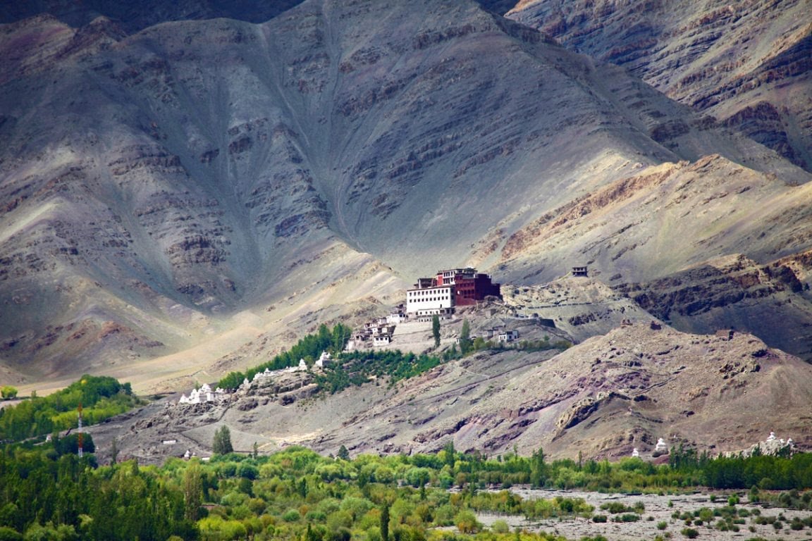 AarTee33's tweet photo. This is Ladakh’s #MathoMonastery ,(founded in the year 1410) home to a distinct culture that lives and breathes Himalayan heritage. https://t.co/DR33iS6r6I